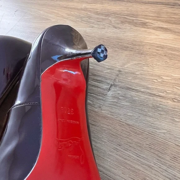 Christian Louboutin Chocolate Patten Leather Pumps. 60mm/3” heel. - Picture 4 of 8